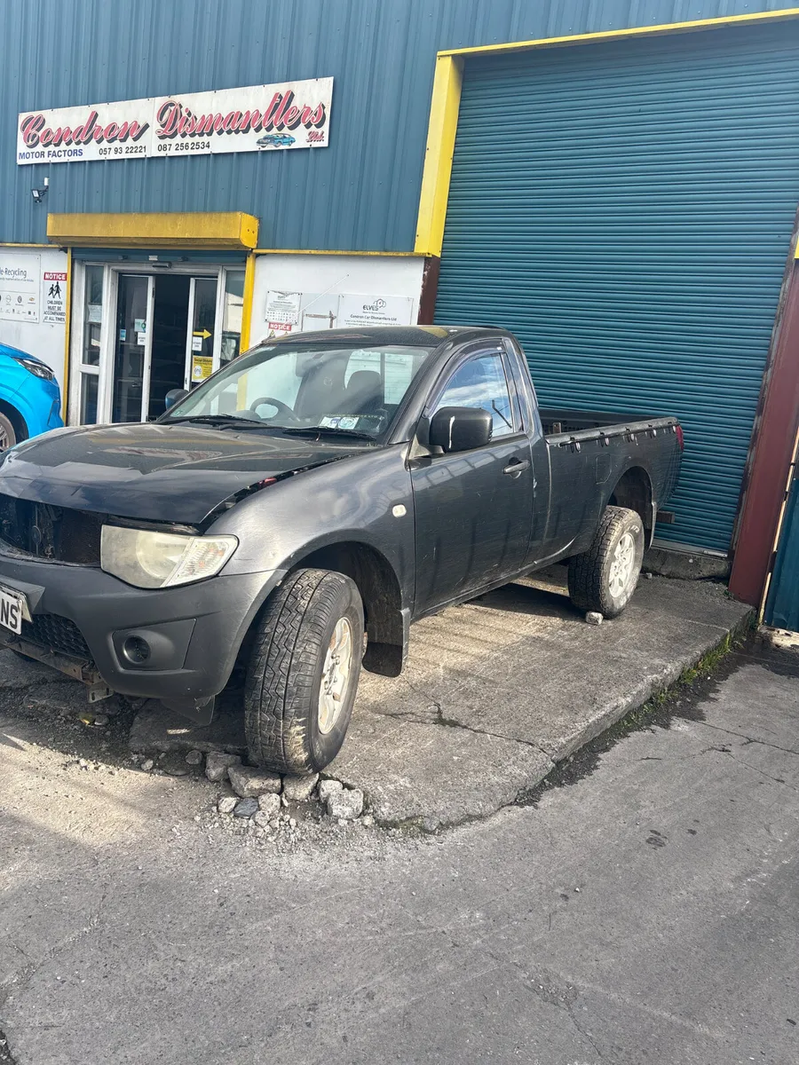 Mitsubishi L200 2015 - Image 2