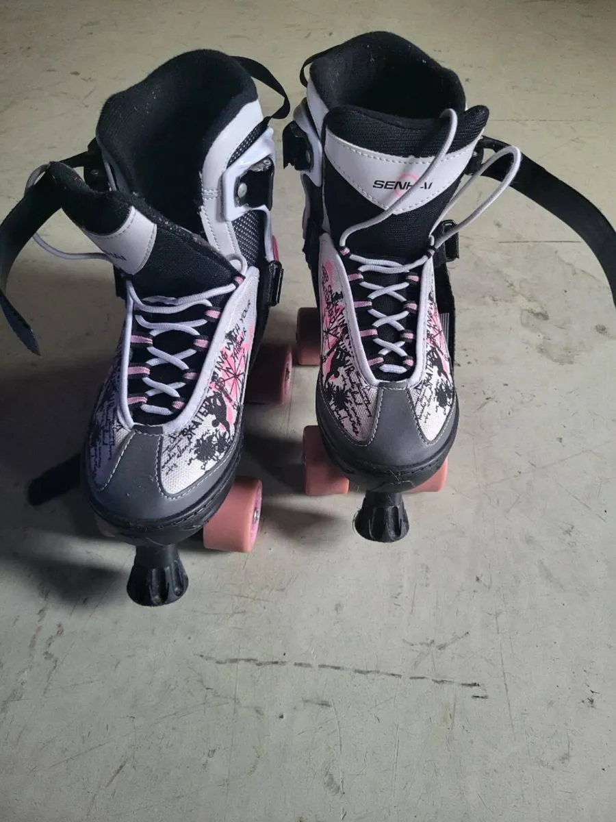 Roller skates - Image 1