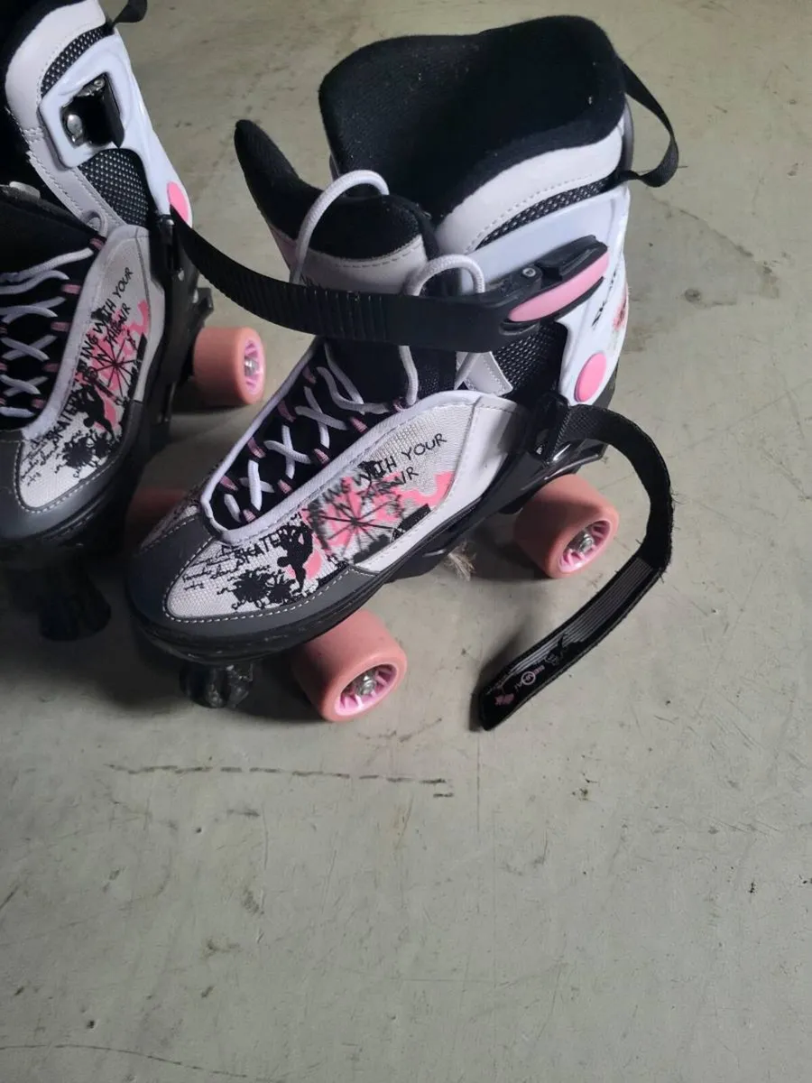 Roller skates - Image 3