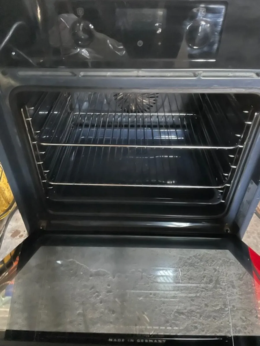 Built in oven - Image 4
