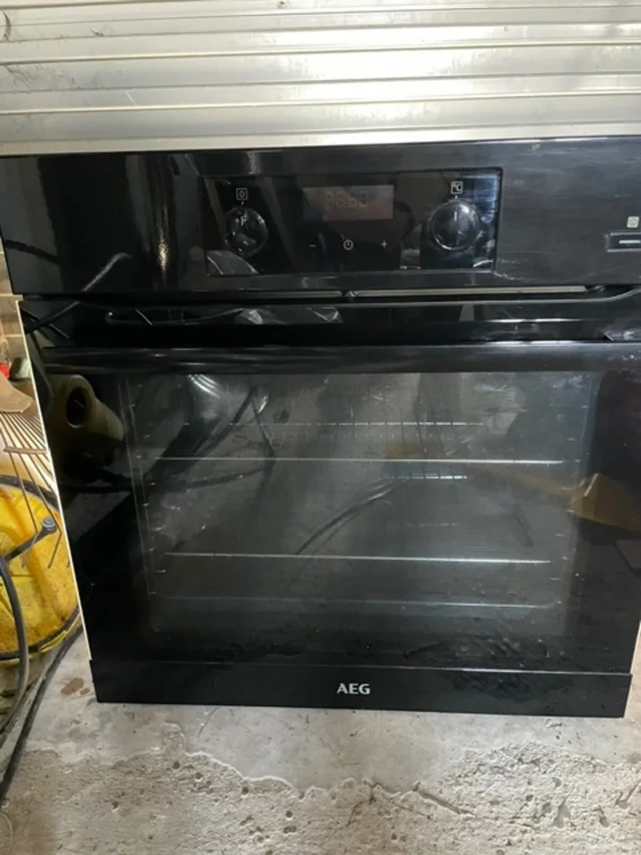 Built in oven - Image 1