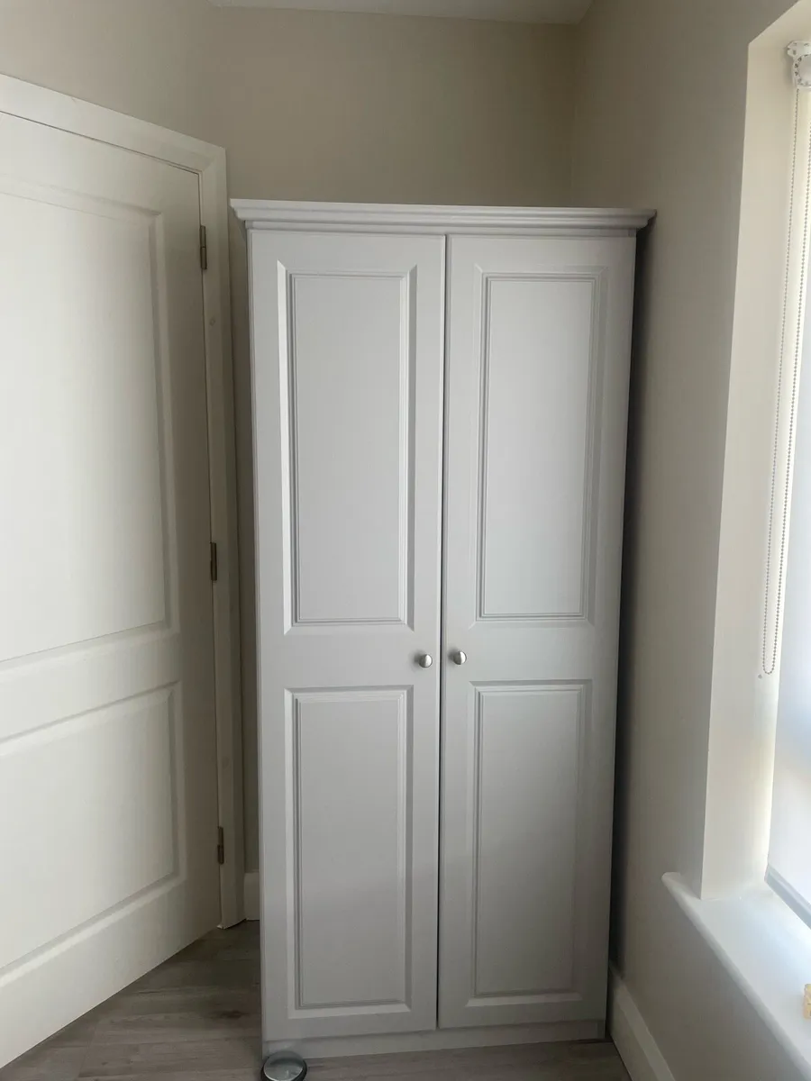 Bedroom Furniture Set - Image 1