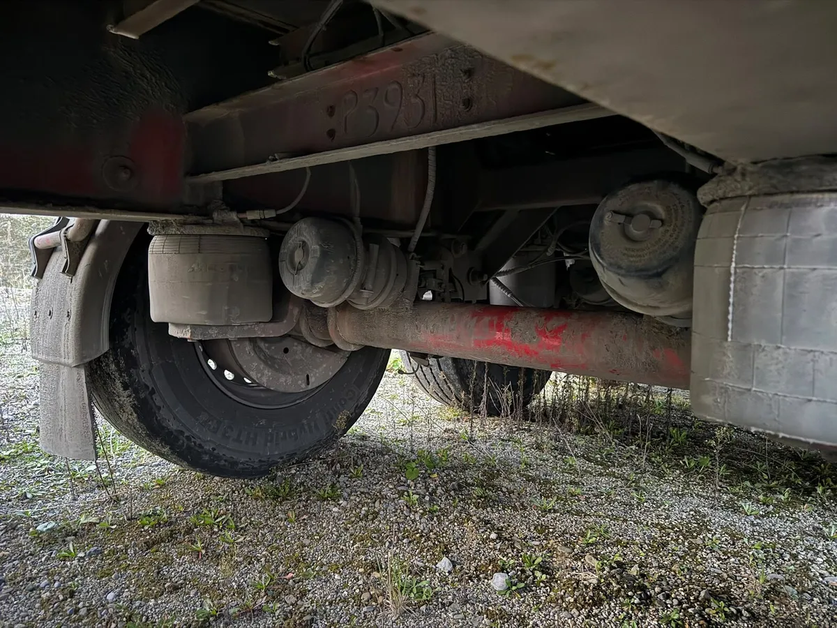Trailer - Image 2