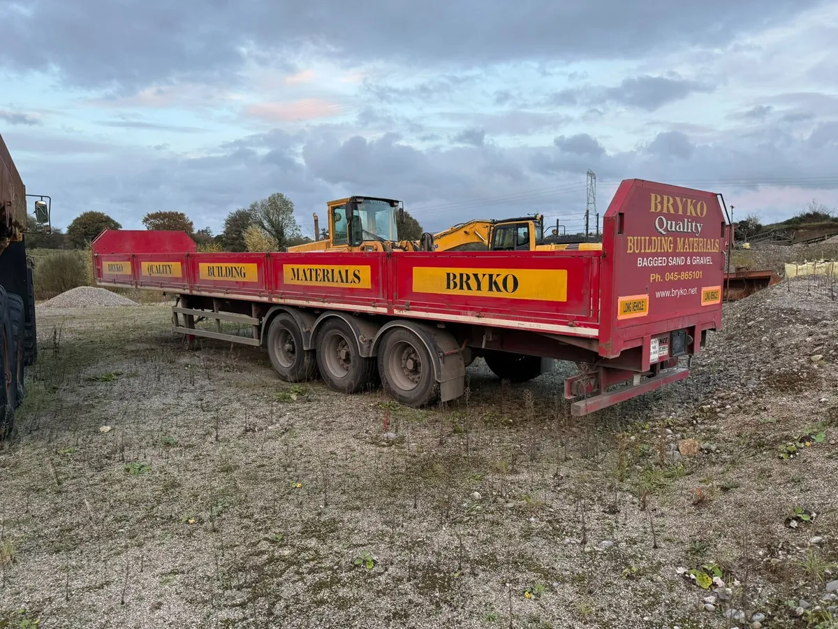Trailer - Image 1