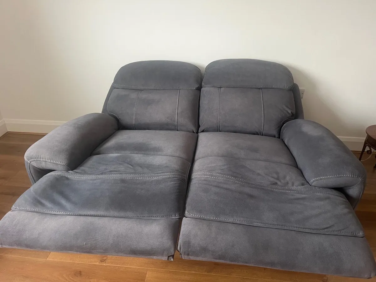 Electric recliner 2 seater Sofa - Image 4