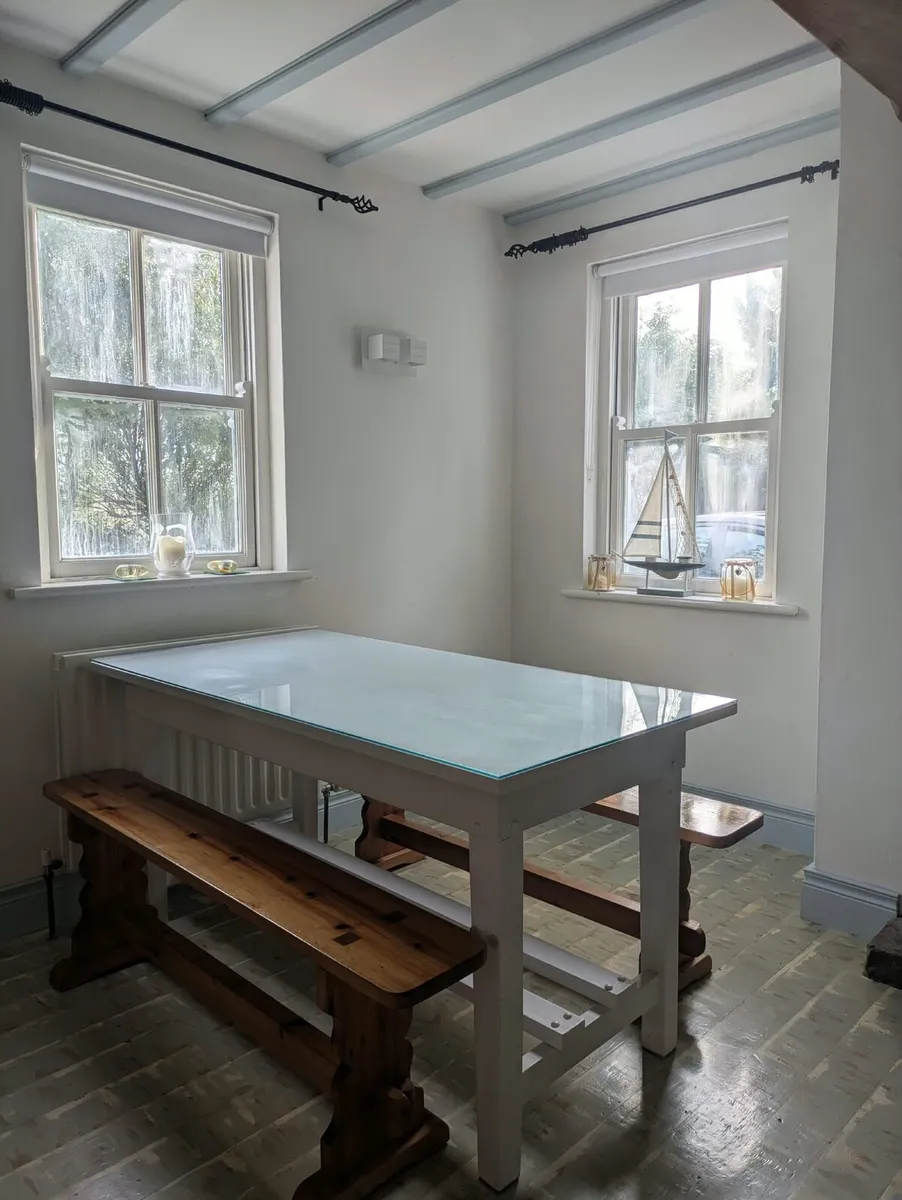 Dining table and chairs - Image 3