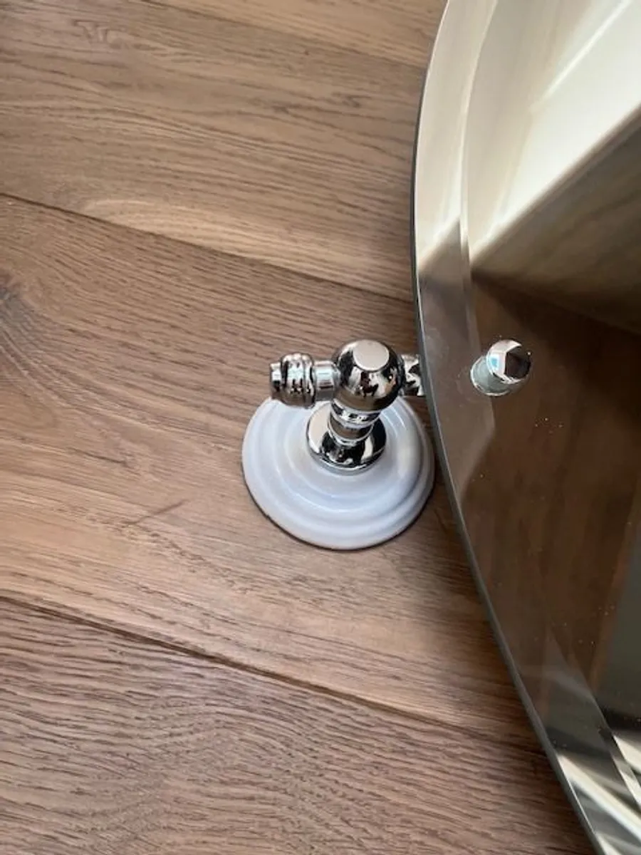 Quality Bathroom Accessories - Mirror, Wall Lights & Toilet Roll Holder - Image 2