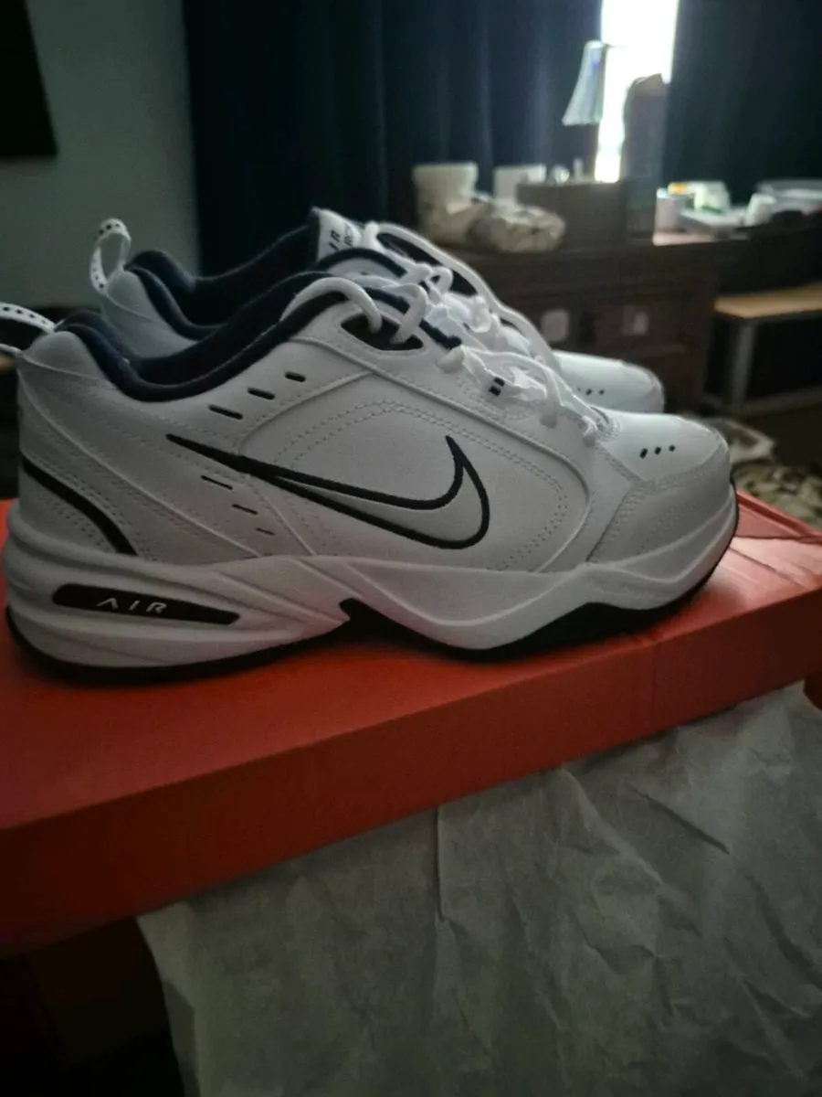 NIKE AIR MONARCH - Image 1