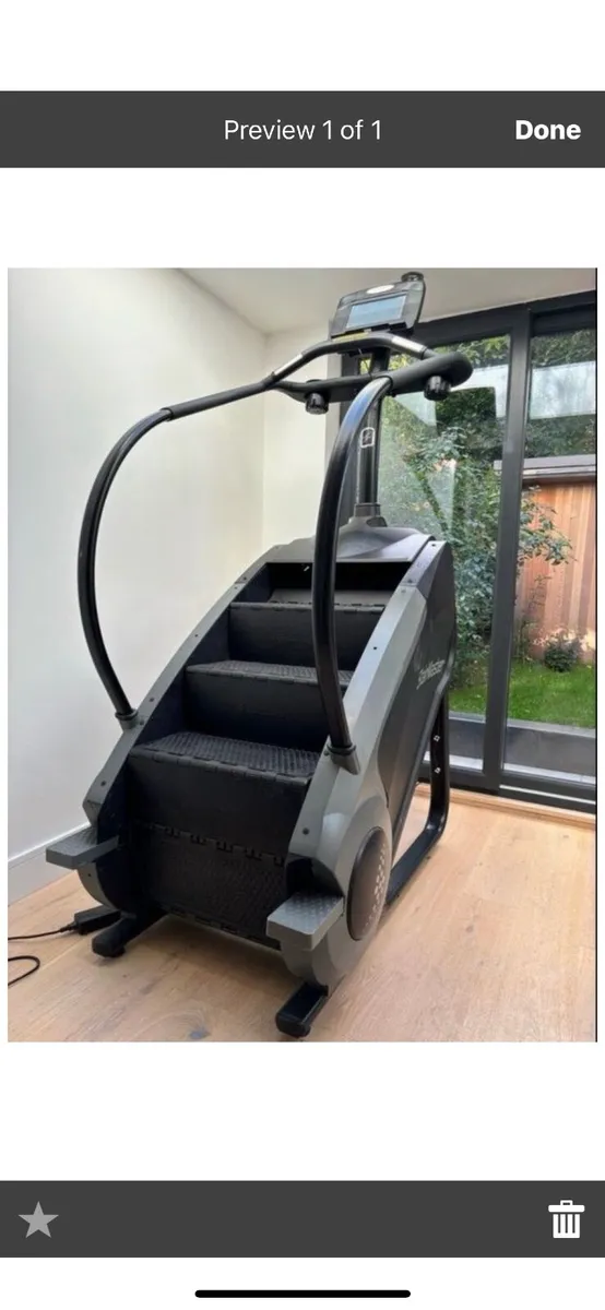 Stair master climbing stairs resistance/cardio gym - Image 1