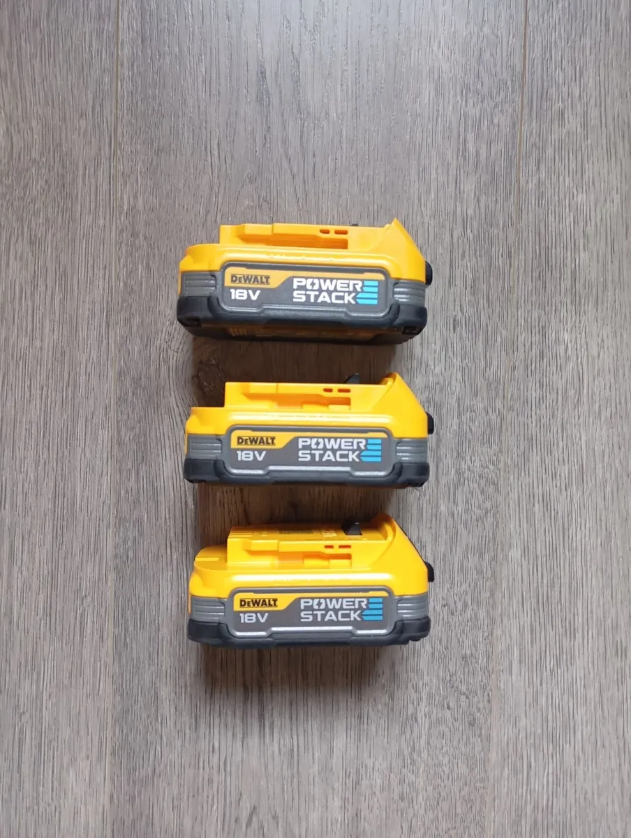DeWalt Fast Charger (New) - Image 3