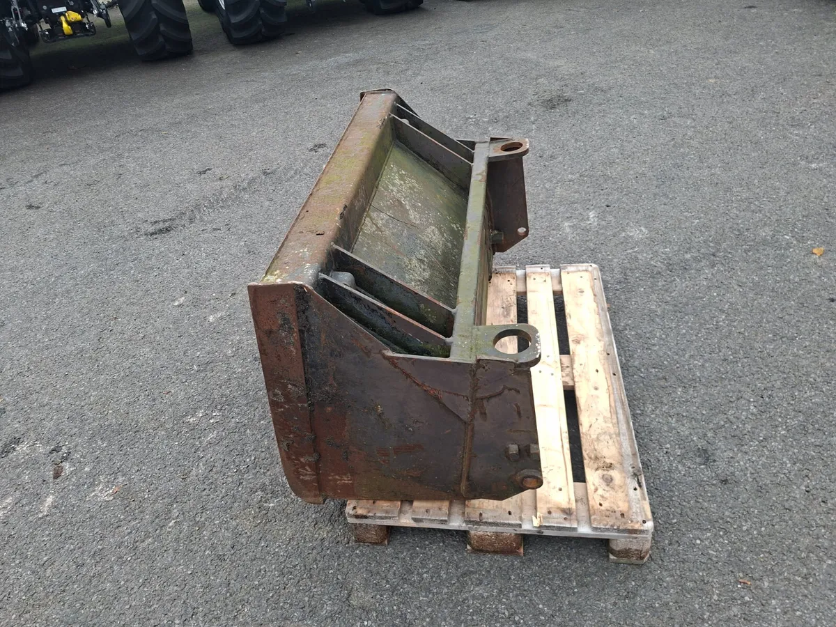 4FT BUCKET (PIN & CONE) - Image 4