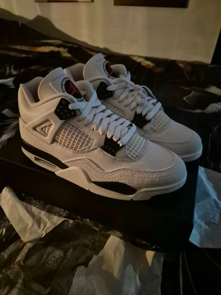NEW AIR JORDAN 4 RETRO - Image 2