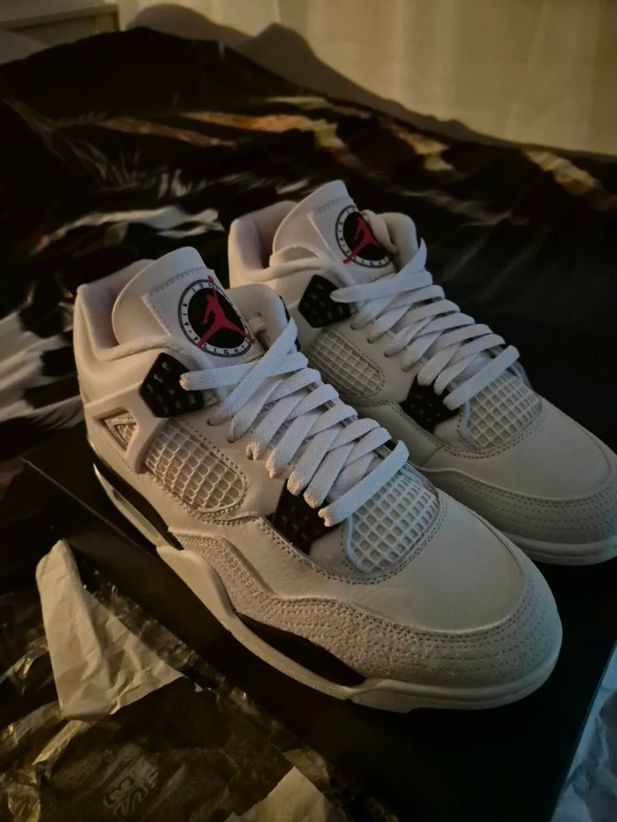 NEW AIR JORDAN 4 RETRO - Image 3