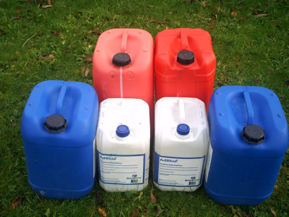 6 plastic containers