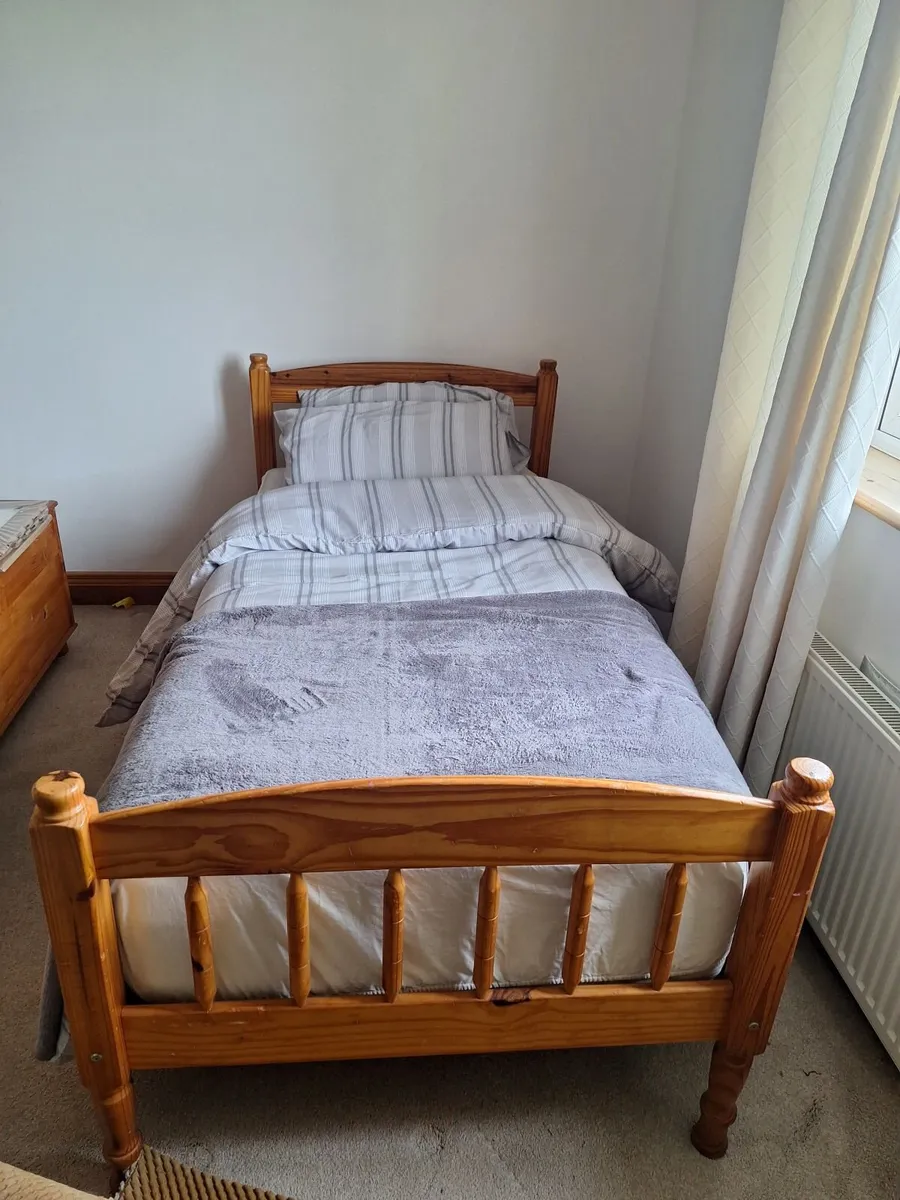 Single beds - Image 2
