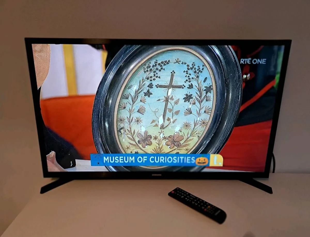 Samsung 32'' smart tv - Image 2