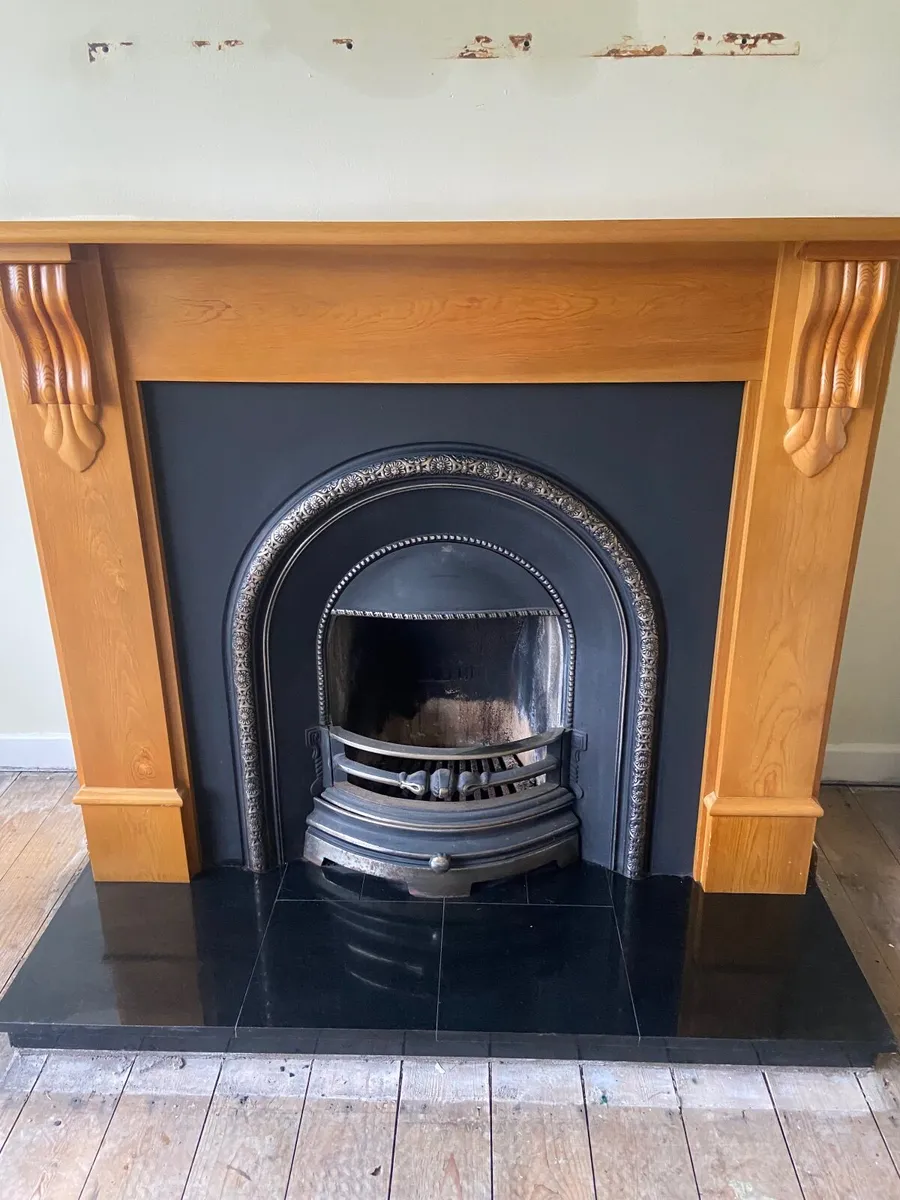 Fireplace, wooden mantlepiece and granite hearth s - Image 1
