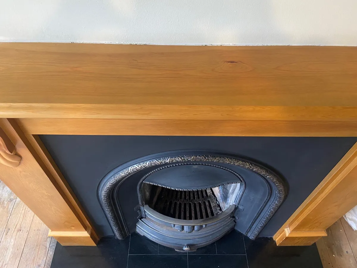 Fireplace, wooden mantlepiece and granite hearth s - Image 2