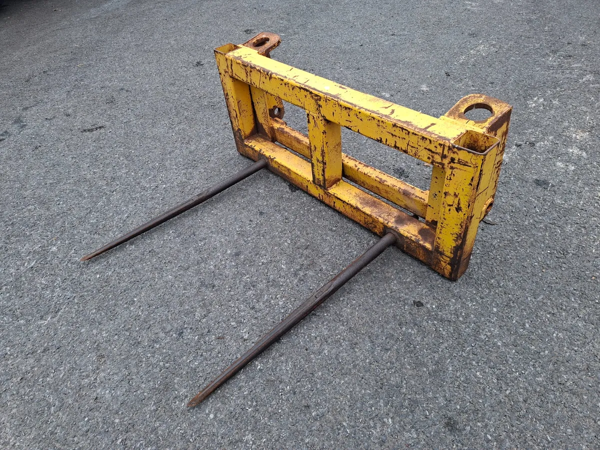 BALE SPIKE - Image 1