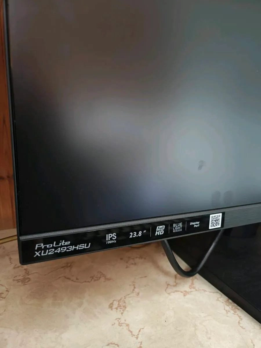 Lenovo ThinkStation P348 Desktop PC + 24" Monitor - Image 4
