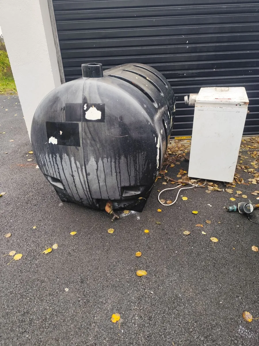Condensor boiler and oil tank - Image 1