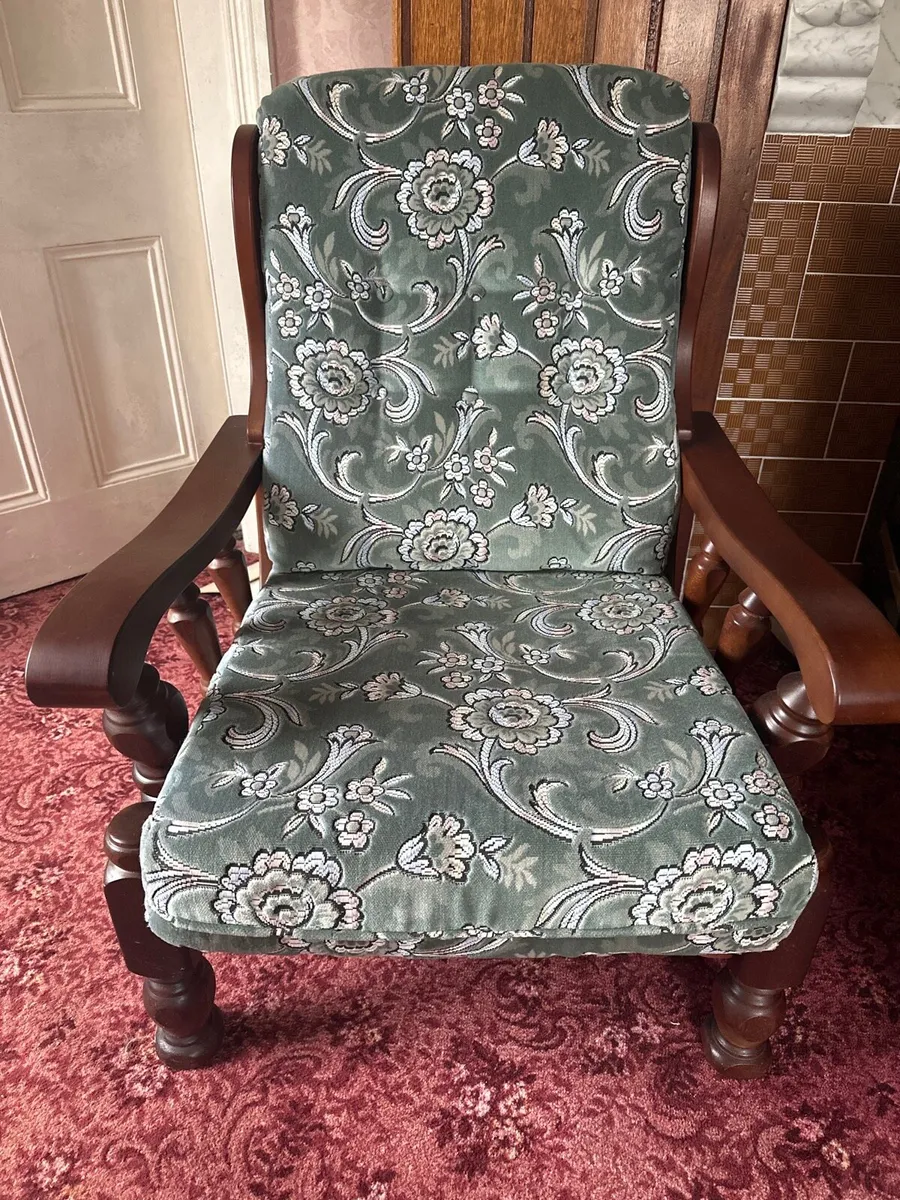 Solid oak armchair - Image 1