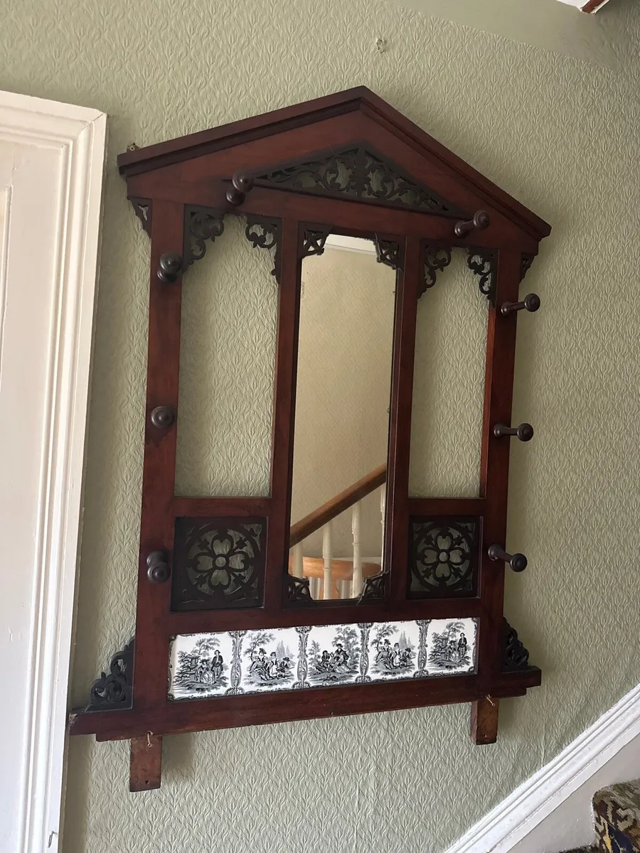 Solid oak decorative wall hanging - Image 1