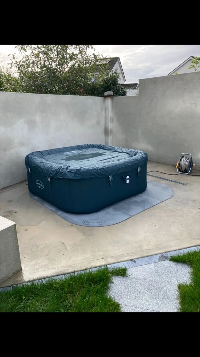 Lay-Z-Spa Ibiza Hot Tub - Image 4