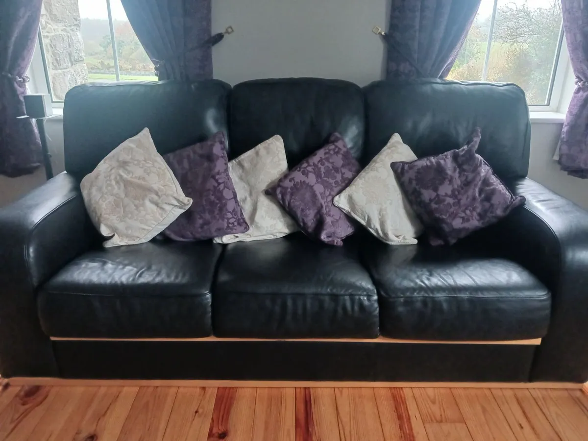 3 Piece Suite of furniture - Image 1