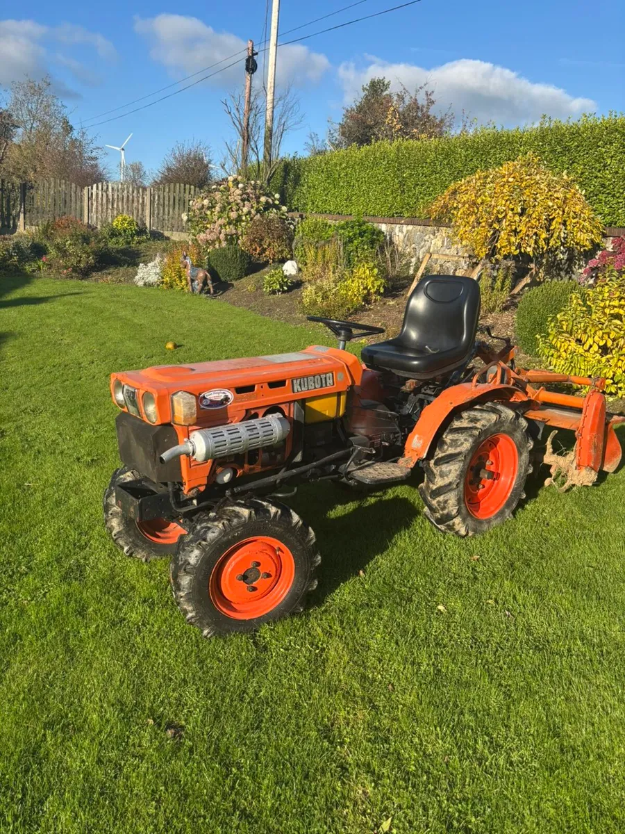Kubota B7100 Compact Tractor - Image 1