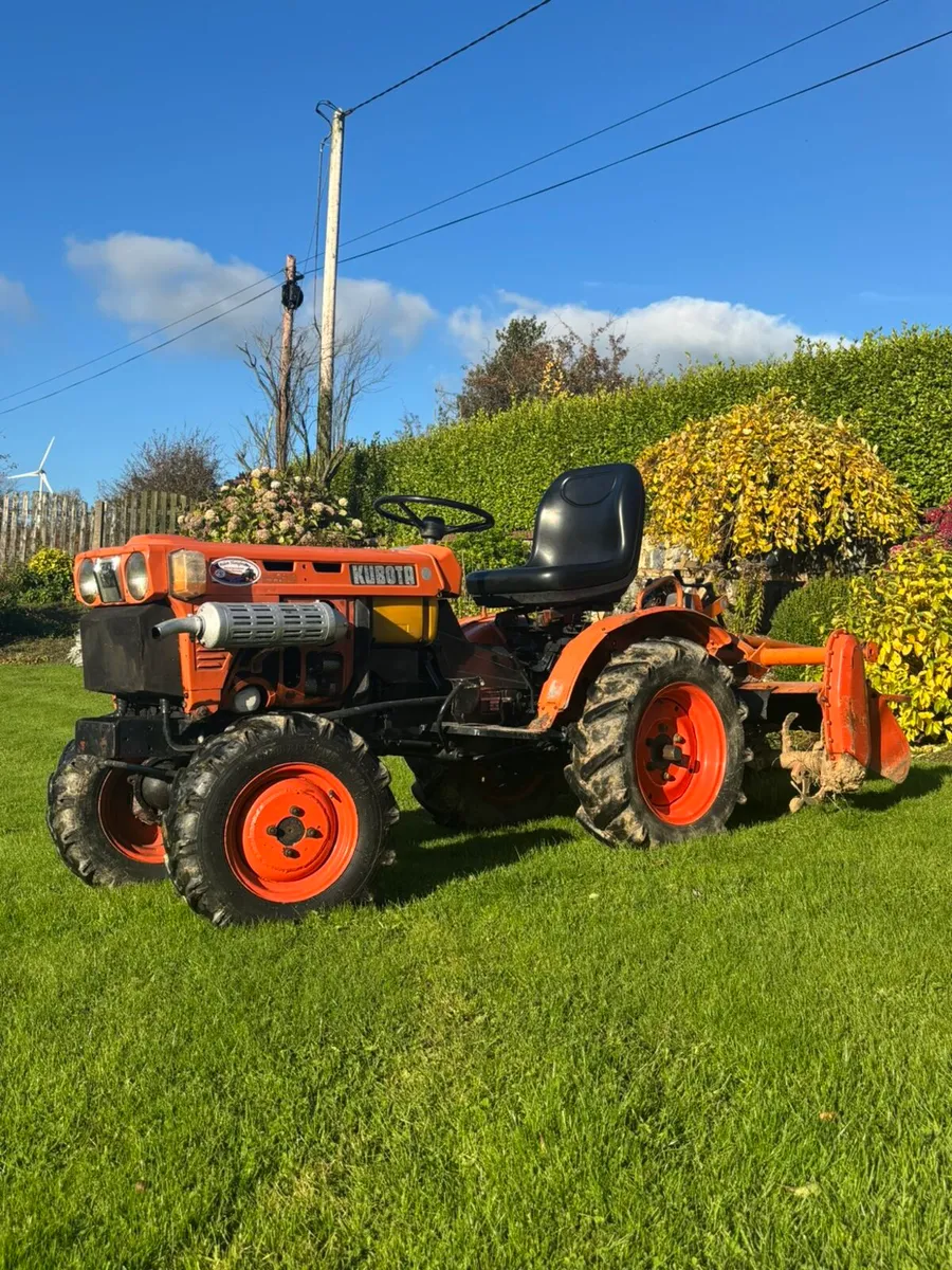 Kubota B7100 Compact Tractor - Image 2