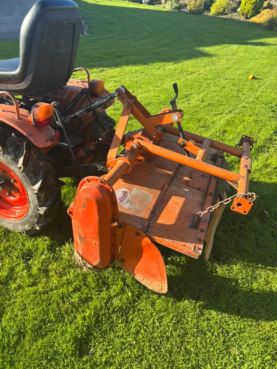 Kubota B7100 Compact Tractor - Image 4