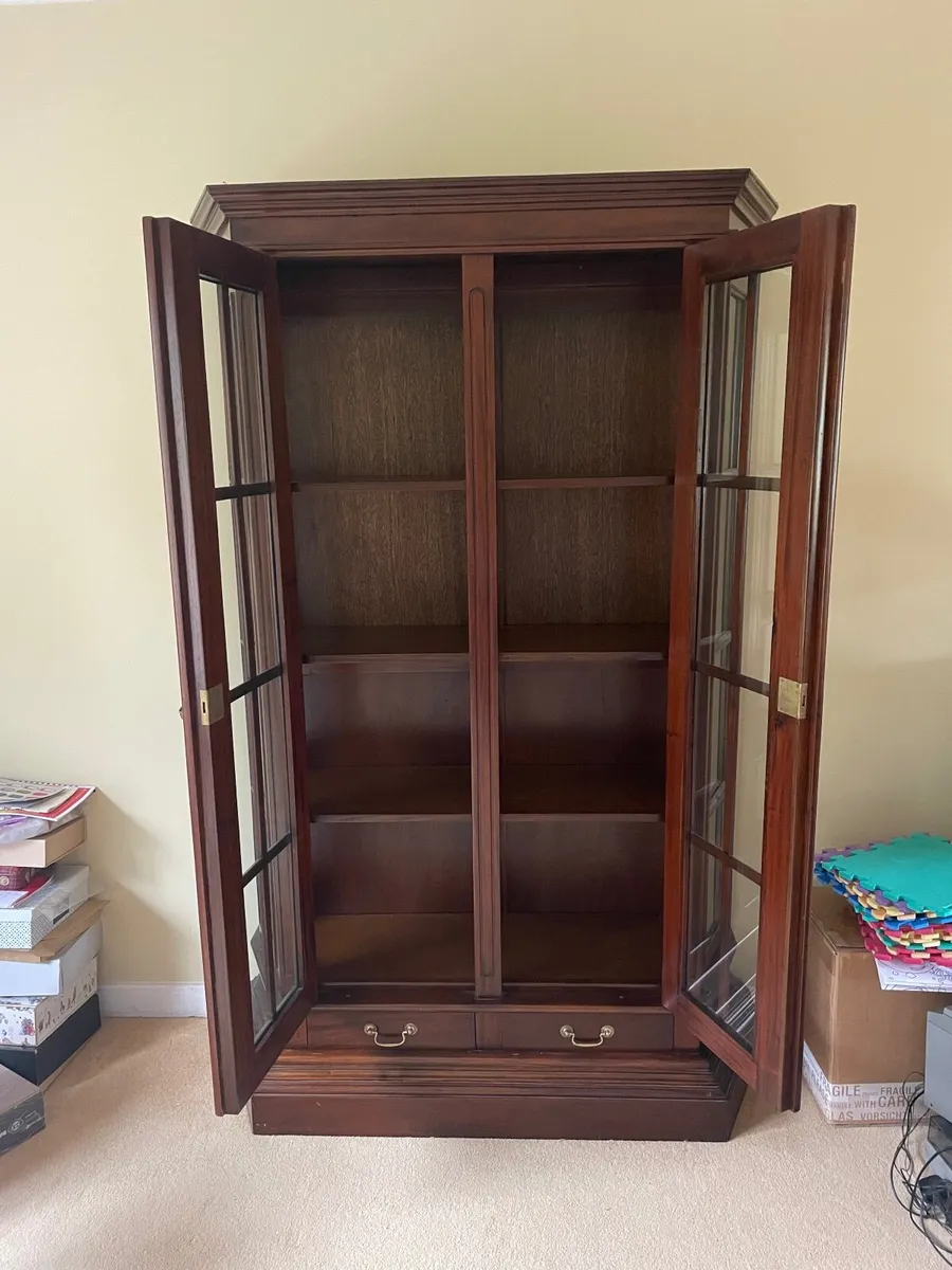 Display Cabinet - Image 2