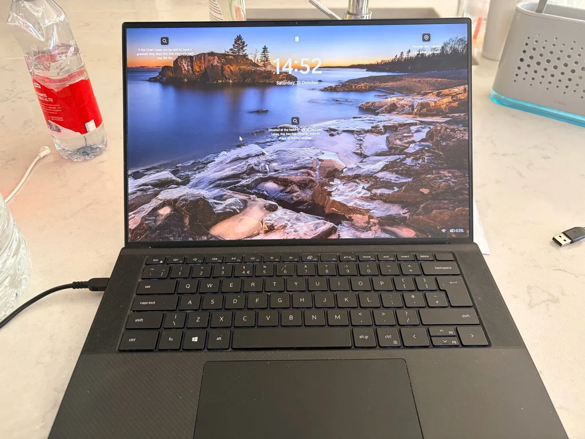 Dell XPS 15 9500 Silver i5 8GB RAM 500GB SSD - Image 1