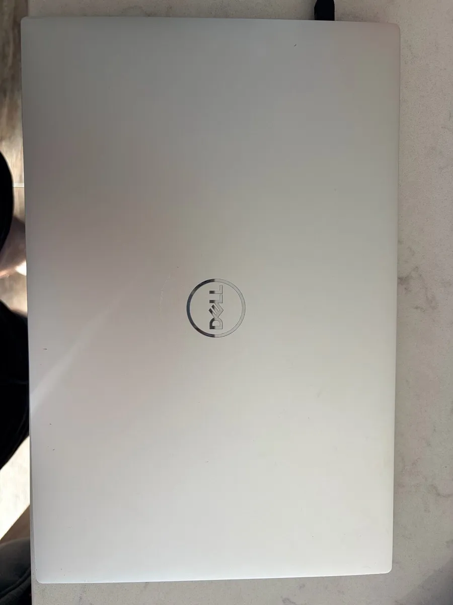 Dell XPS 15 9500 Silver i5 8GB RAM 500GB SSD - Image 2