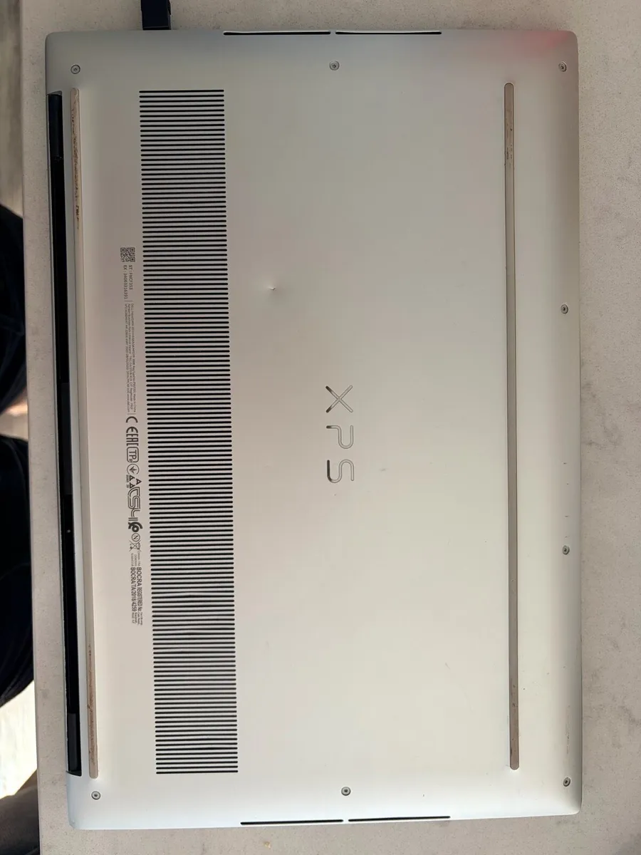 Dell XPS 15 9500 Silver i5 8GB RAM 500GB SSD - Image 3