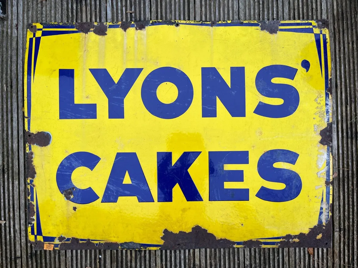 Original Vintage Lyon’s Cakes enamel sign - Image 1