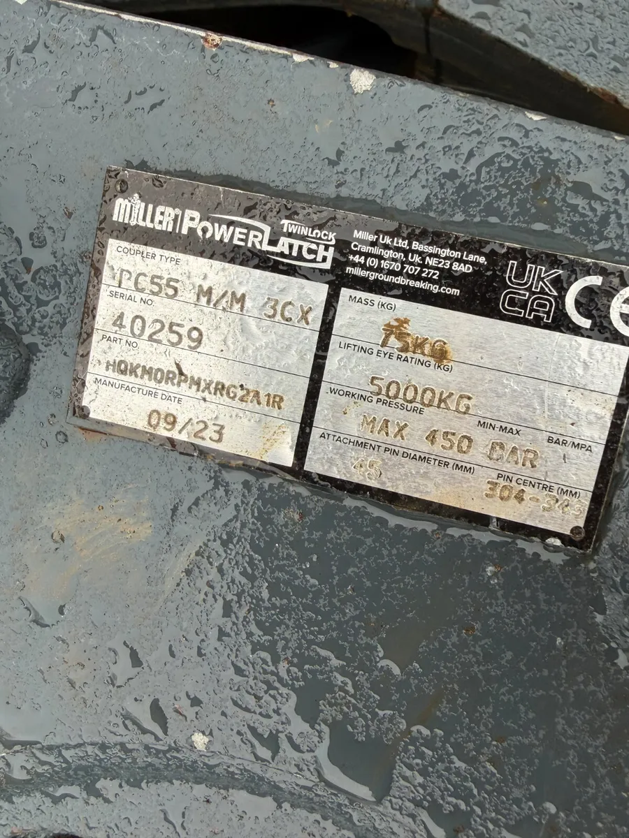 Unused Miller D.L  45mm pin hydraulic quick hitch - Image 4
