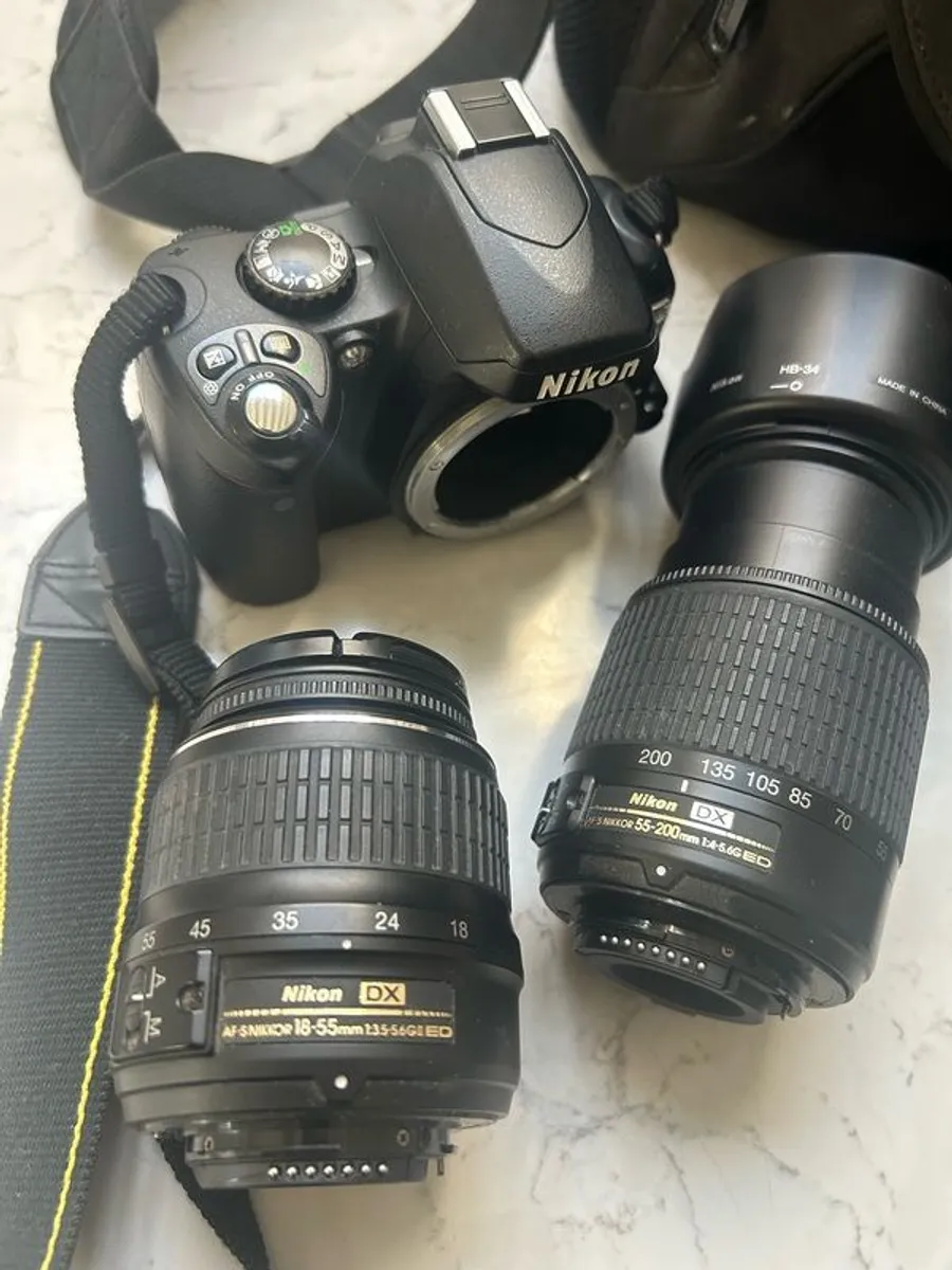 Nikon D40x Body, 2 lenses, charger and bag. Full starter kit! - Image 2