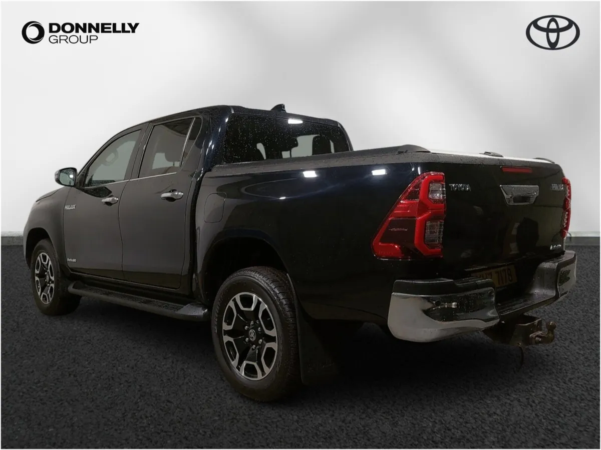 Toyota Hilux Invincible D/Cab Pick Up 2.4 D-4D - Image 2