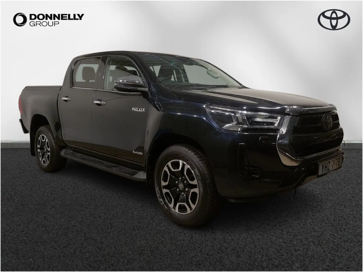 Toyota Hilux Invincible D/Cab Pick Up 2.4 D-4D - Image 1