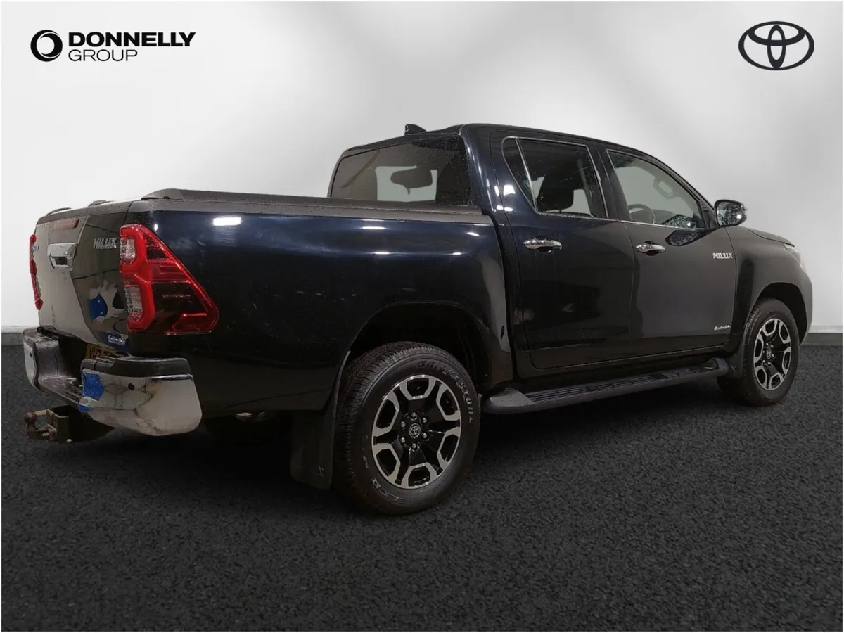 Toyota Hilux Invincible D/Cab Pick Up 2.4 D-4D - Image 4
