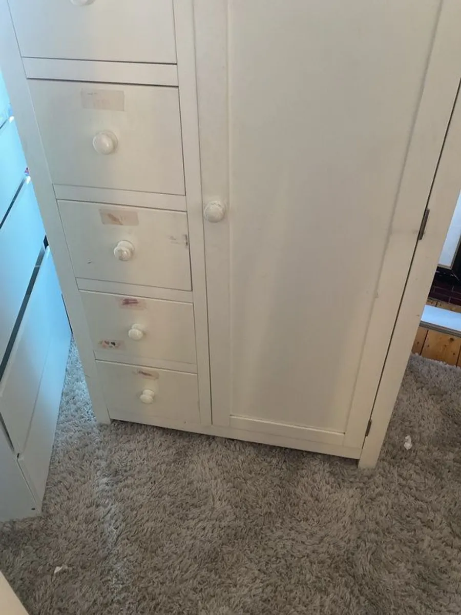 wardrobe - Image 1