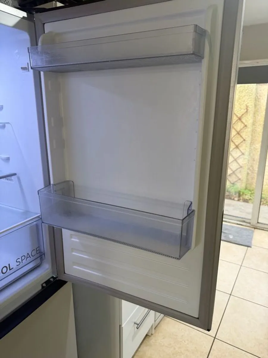 fridge - Image 4