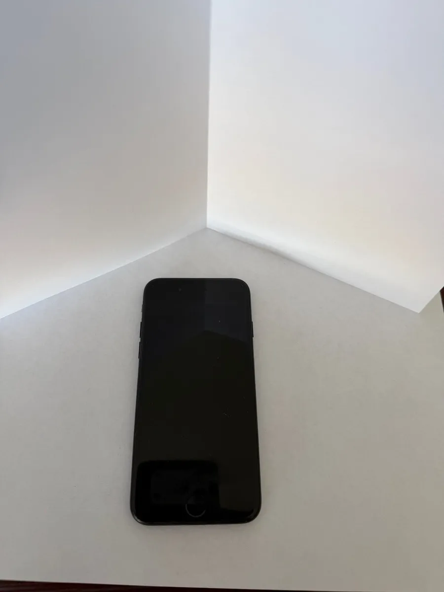 iPhone 7 256GB - Image 2