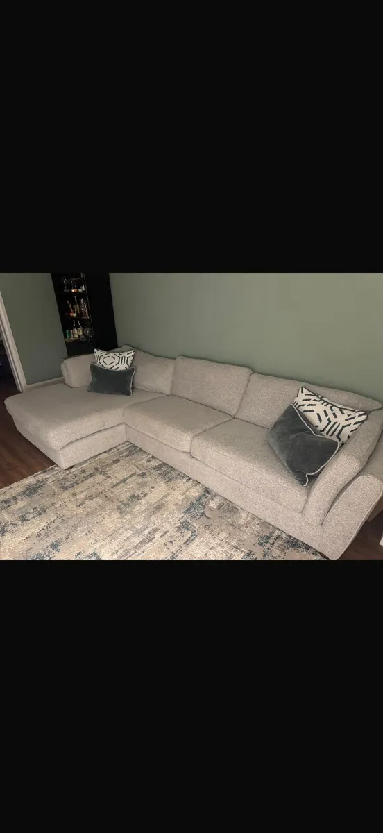Couch - Image 4