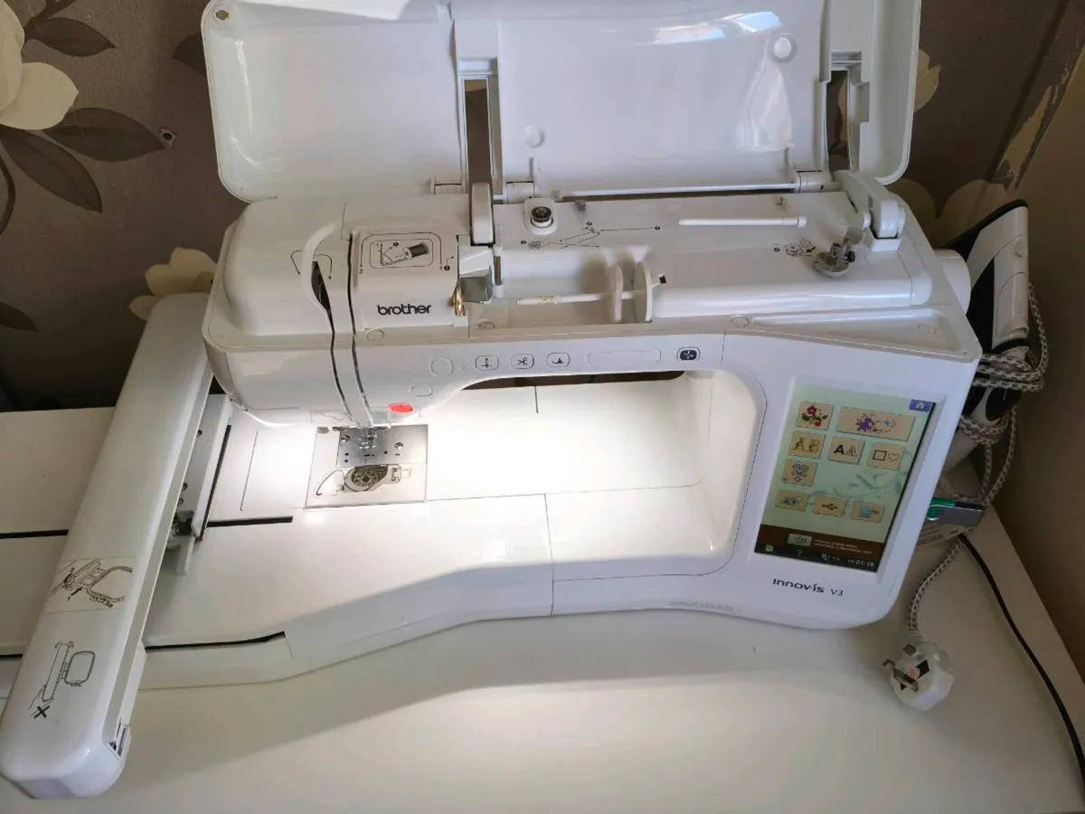 Brother Innovis-V3 embroidery machine - Image 4