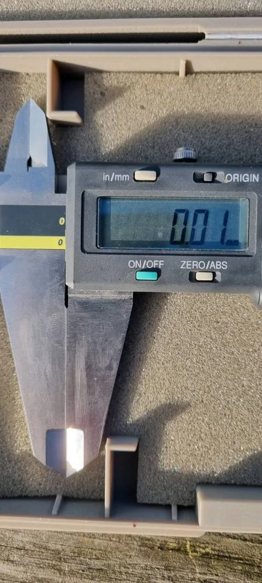 Mitutoyo 12" / 300mm Digital Caliper - Image 1