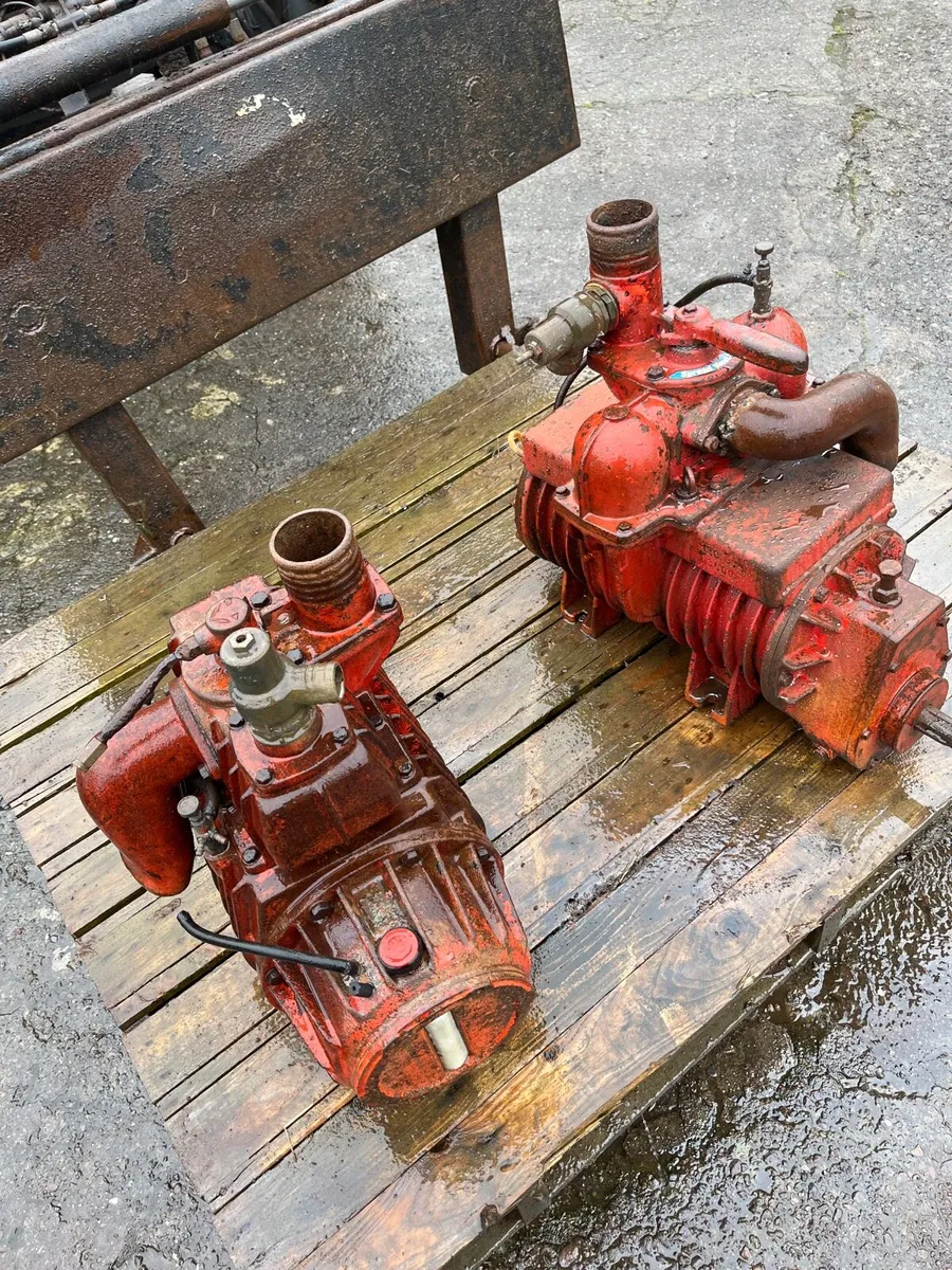 2 abbey vacum pumps - Image 1