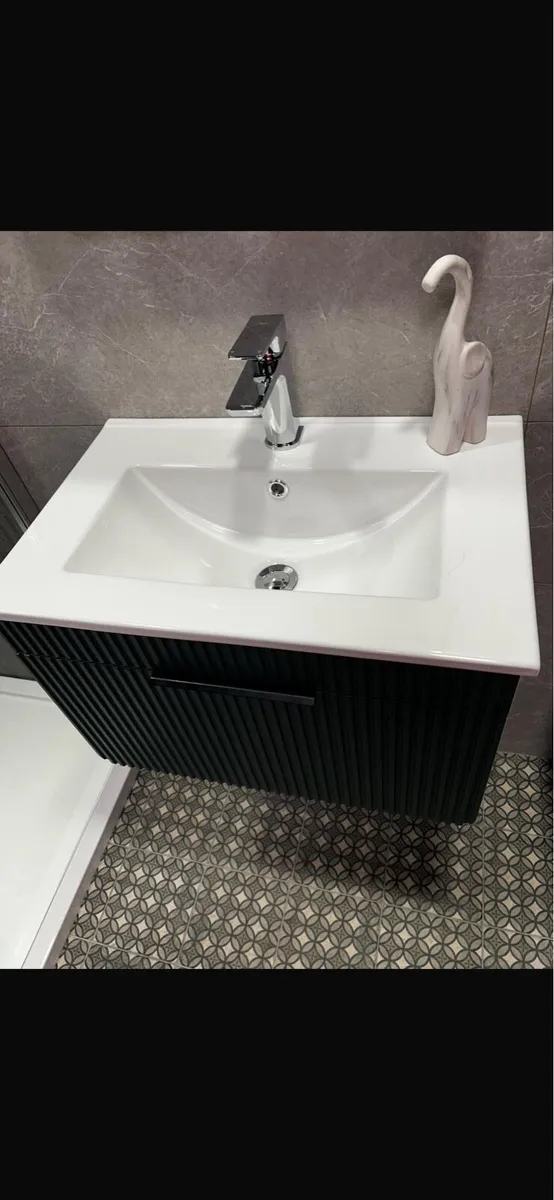 Bathroom Unit - Image 2